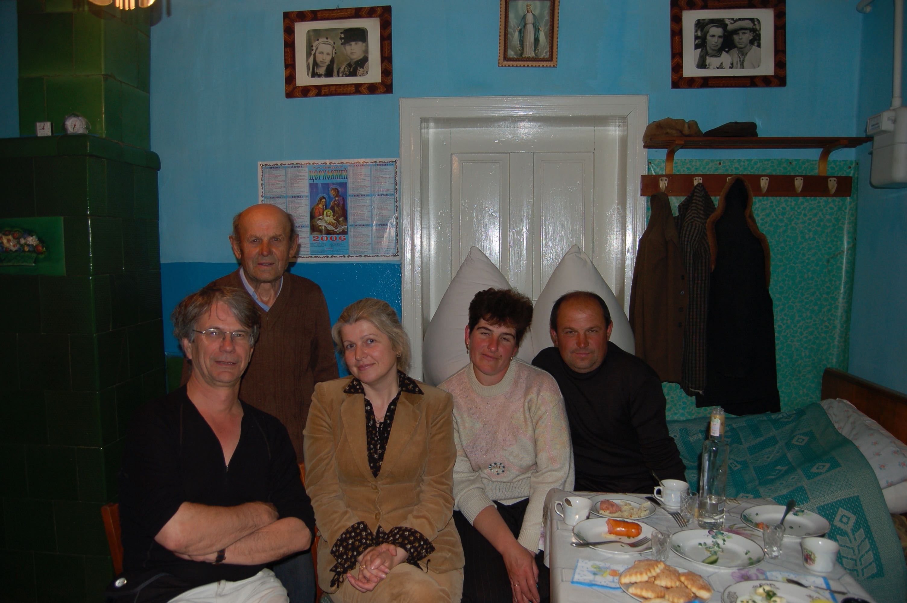 Portrait de groupe lointain ferme Toulova